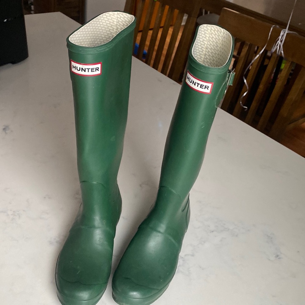Hunter original tall rain boots size 8 forest green